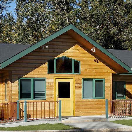 Bear Lodge Fairbanks Exterior photo